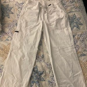 Women’s Koi Morgan scrub pants size medium tall